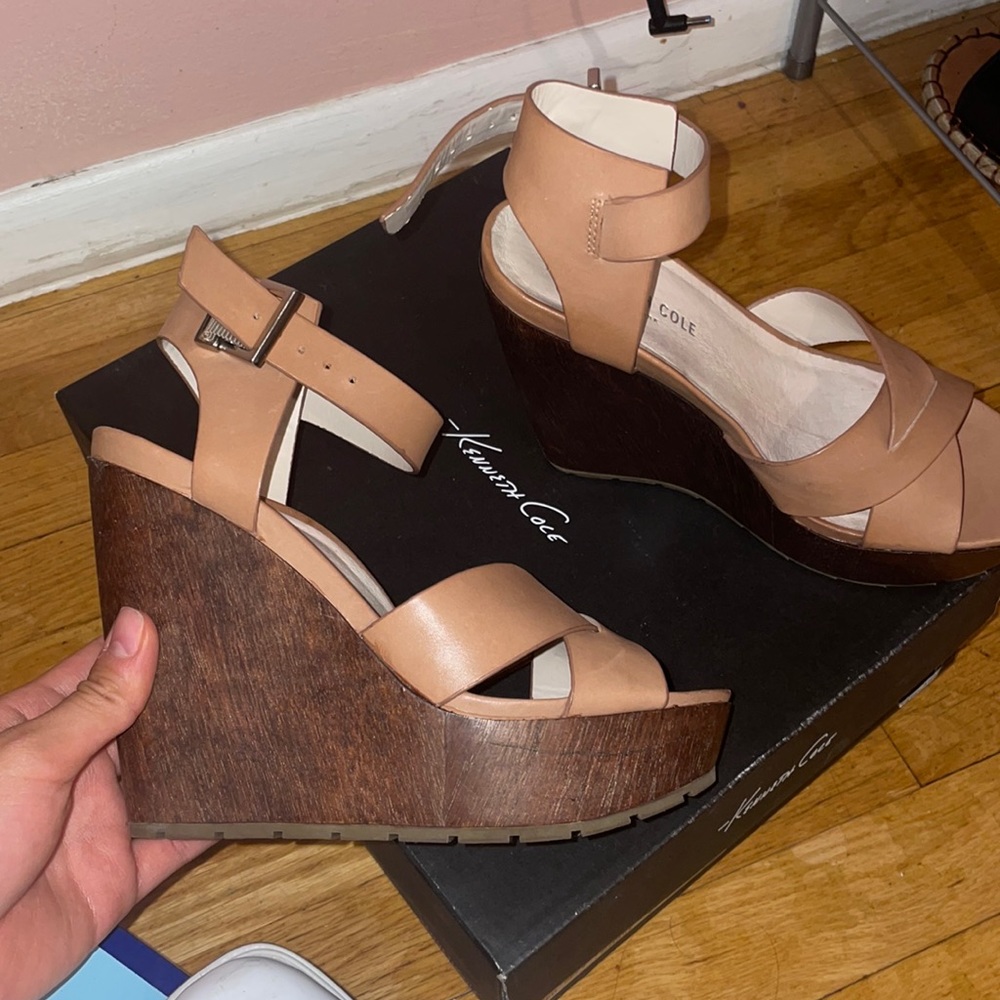Kenneth Cole Heel